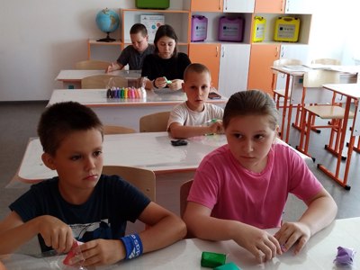 Работа с воздушным пластилином.